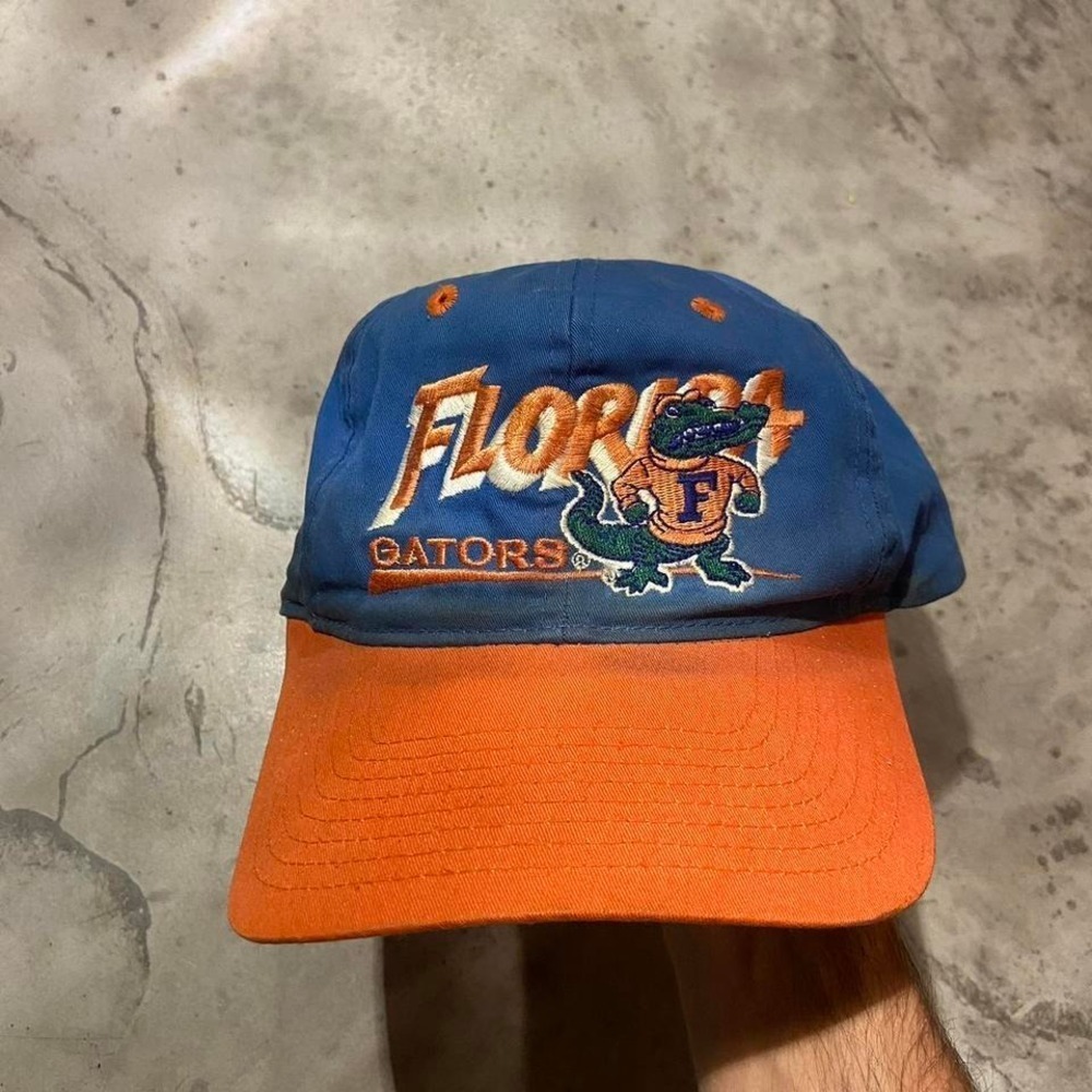 Vintage gators SnapBack  Good overall condition